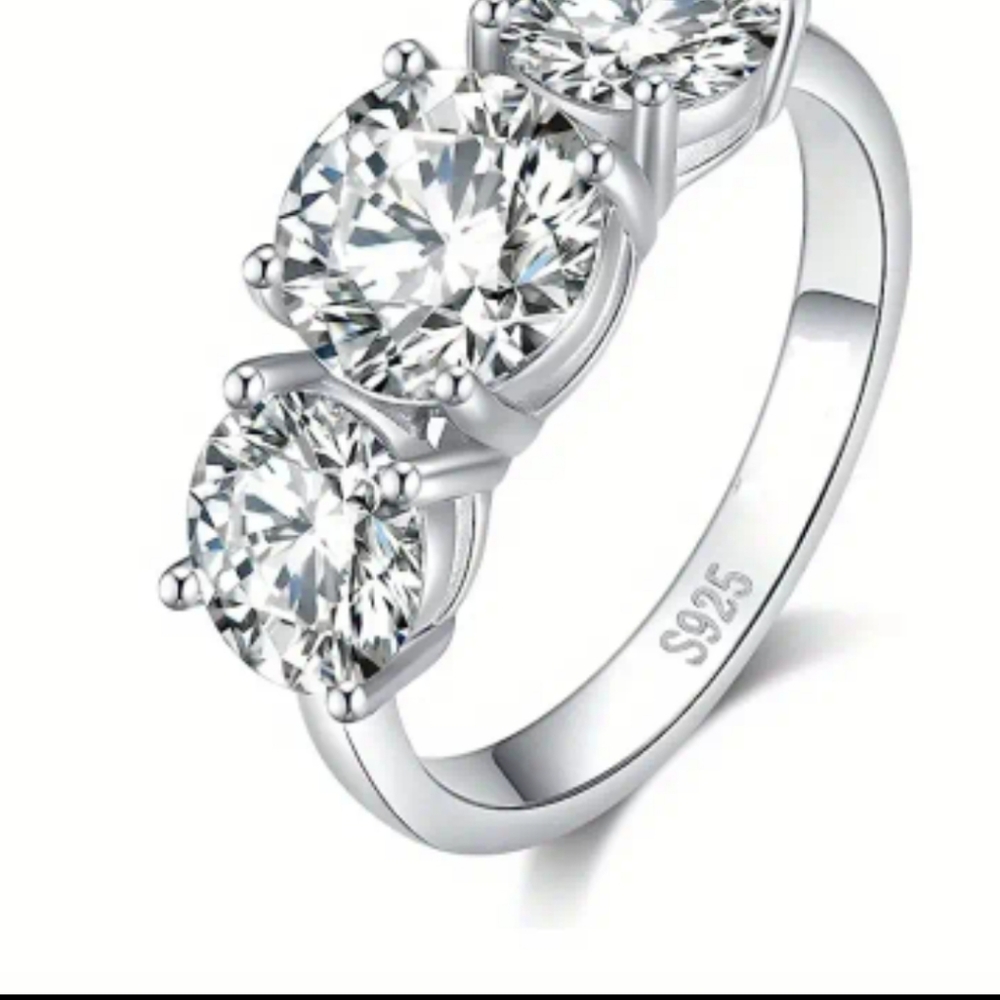 4ct 3-Stone Moissanite Diamond